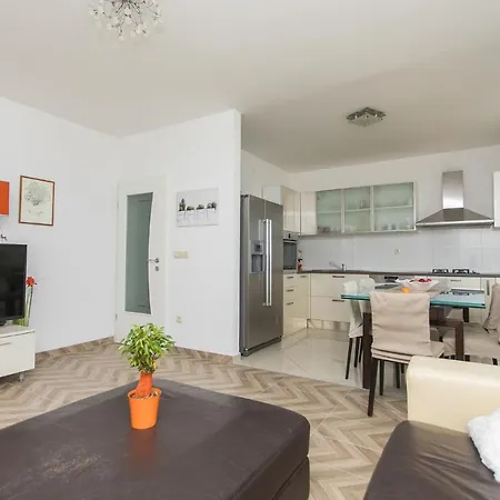 Sea View Loreta Apartman *